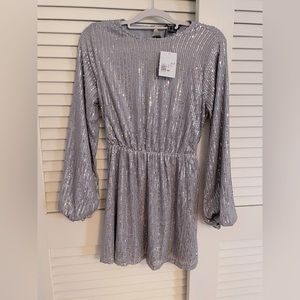 Forever 21 Dress size Medium. New with tags never worn.